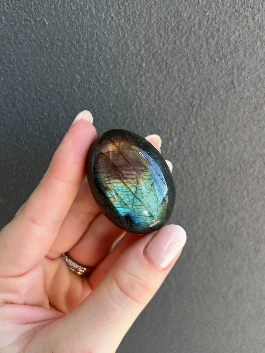 Labradorite Palmstone